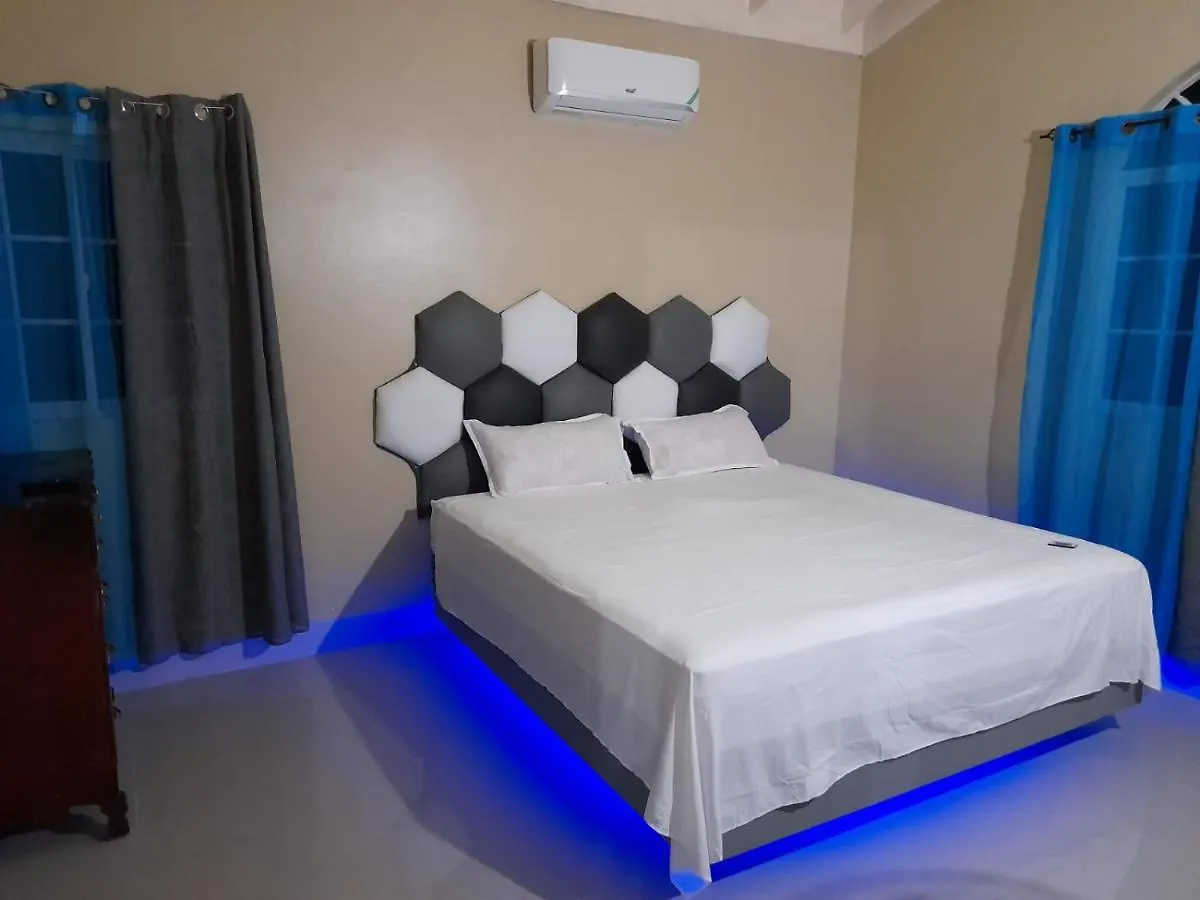 Дом отдыха Loodik Vacation Home Brompton Manor Блэк-Ривер Ямайка